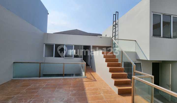 Dijual RUMAH Mewah Citra 6 Orange Heliconia Jakarta Barat - foto 1
