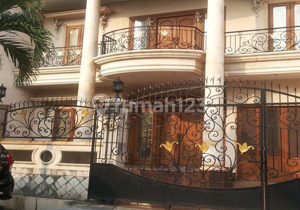 Rumah Bagus Semi Furnished, Nego Sampai Deal di Duri Kepa. 14130 - foto 1