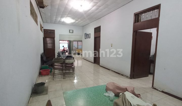Rumah Tua, Hitung Tanah, Hadap Jalan Besar, Cocok Untuk Usaha,kantor, Tanah Sereal - foto 1