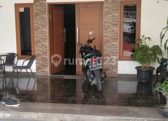 Dijual Rumah 6 Kamar Di Meruya Selatan - foto 1