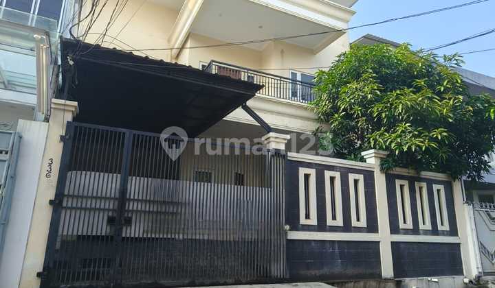 Rumah Bagus Siap Huni di Tomang Dekat Central Park Jakarta Barat - foto 1