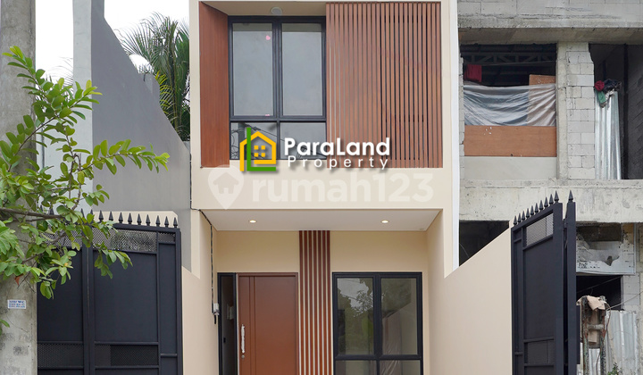 Rumah Baru Lebar Jalan 2 Mobil Lokasi Bagus dalam Komplek - foto 1