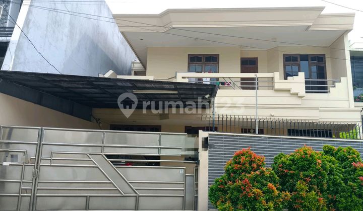 Dijual Rumah 2 Lantai Di Jelambar, Komplek Taman Harapan Indah Seluas 246m2 (11,5×20), Semi Furnished, Terawat - foto 1