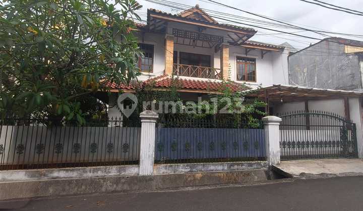 Rumah Hook Luas Dalam Komplek di Tomang, Jakarta Barat - foto 1