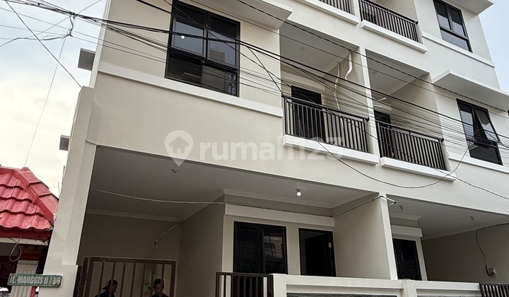 Rumah Baru 3Lt Strategis Bebas Banjir Tanjung Duren Jakarta Barat - foto 1