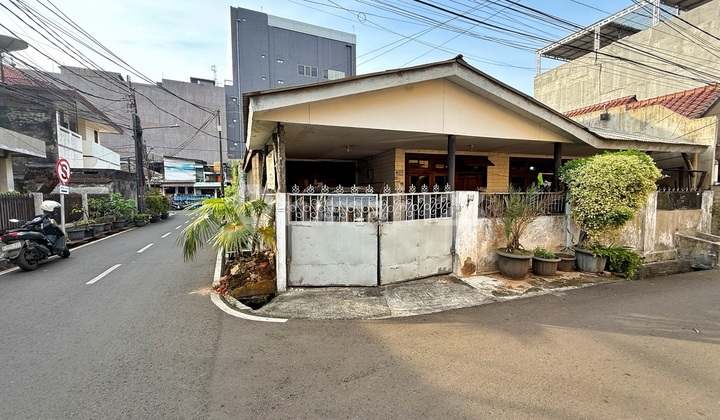 Rumah Tua Huk 11x15 Strategis Row 2mobil Gelong Tomang Jakarta Barat - foto 1