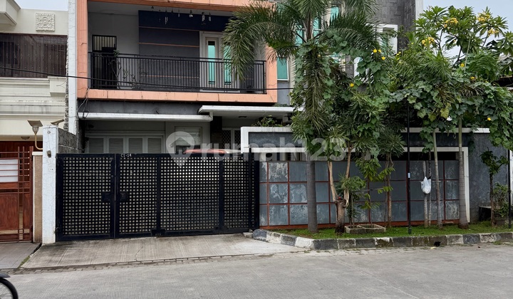 Rumah Besar 300M2 Jalan Boulevard Green Garden Dijual Cepat - foto 1