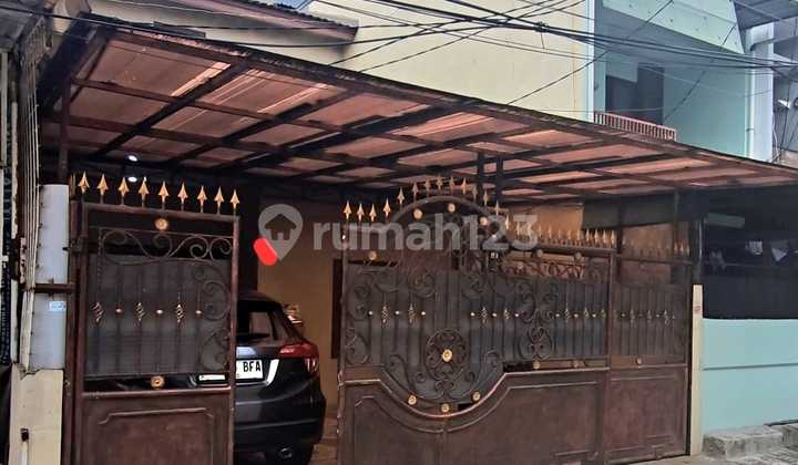 Rumah siap huni strategis di Taman Cosmos Taman Ratu(TR257) - foto 1