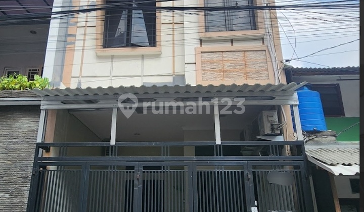 Dijual Rumah Second Siap Huni di Tanjung Duren - foto 1