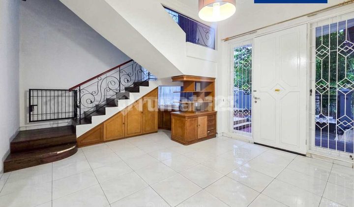 Rumah hoek, terawat, one gate system, permata buana - foto 1