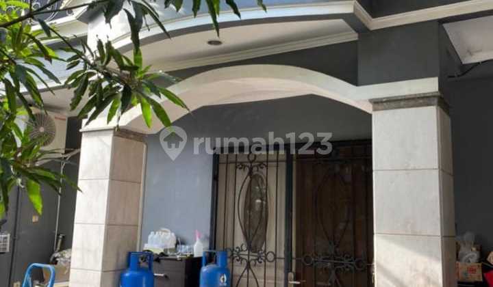 Dijual Rumah di Taman Palem Lestari, Jakarta Barat 8x15 - foto 1