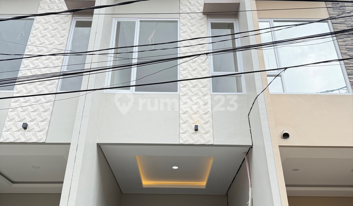 Rumah Baru 3Lt Strategis Tomang Jakarta Barat - foto 1