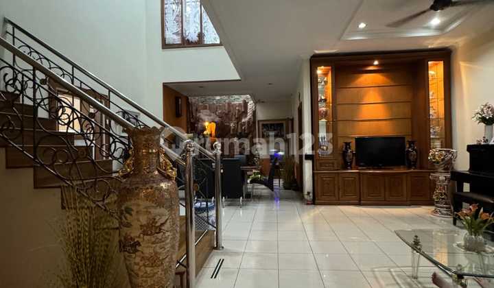 Asli Bagus !!Rumah Permata Buana Jl Panjang Uk 10X20 2 Lantai SHM Jakartq Barat - foto 1