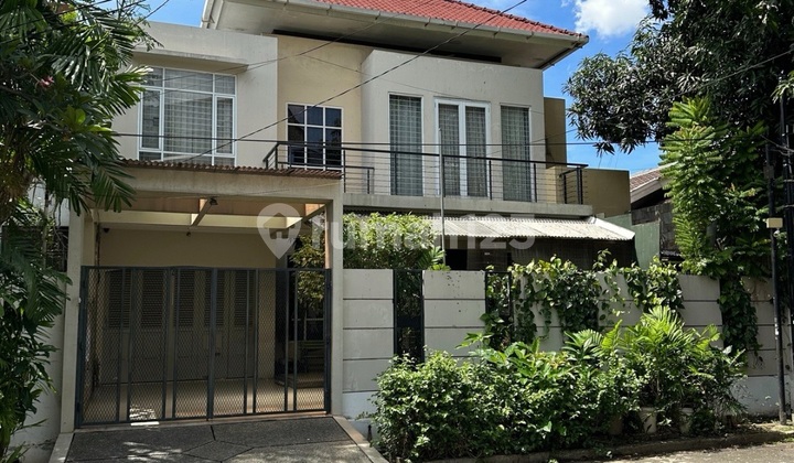 Rumah 2 Lantai Depan Taman Tenang dan Nyaman - foto 1