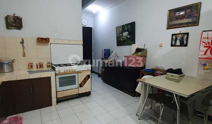Nego Rumah Semi Furnished Bagus dan Strategis Dekat Tol Karang Tengah di Kosambi Baru - foto 1