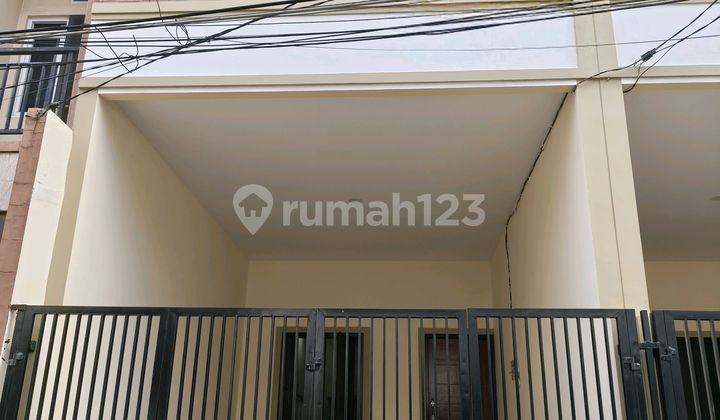 Rumah Baru Siap Huni Tanjung Duren - foto 1