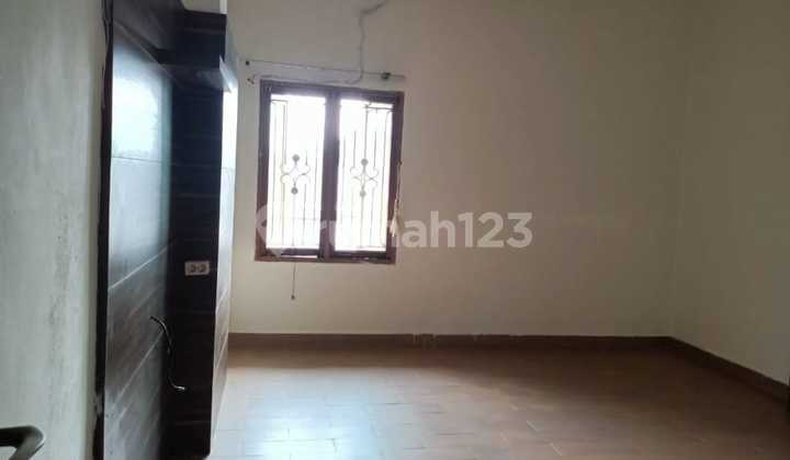 Jual Rugi!! Rumah Kalideres Permai 2 Lantai Luas 64M2 - foto 1