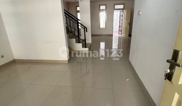 Rumah Murah 2 Lantai Di Taman Palem Lestari Cengkareng Kalideres Jakarta Barat - foto 1