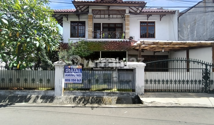 Rumah Hoek Besar 2 Lantai Asri Dan Nyaman Dijual Tomang Grogol Jakarta Barat Rumah Bagus SHM di Jakarta Barat, Jl. Mandala Utara Raya No. 24, Tomang, Grogol Petamburan, Kota Jakarta Barat, DKI Jakarta, Indonesia, 11440, Tomang - foto 1