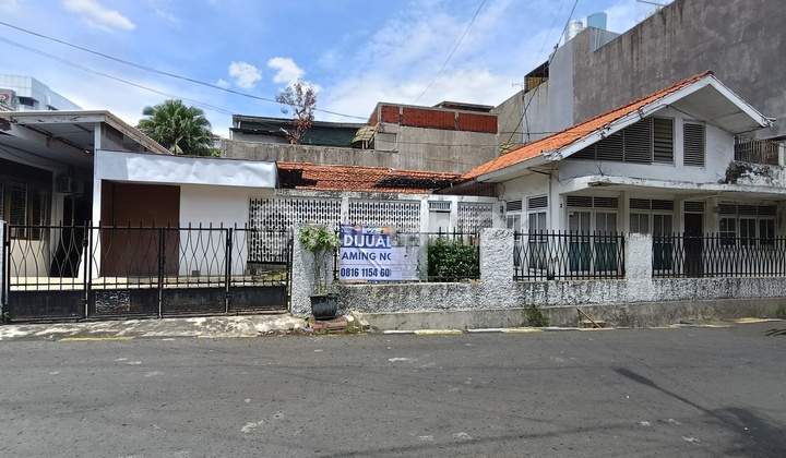 Rumah Besar 1 Lantai Dijual Lokasi Tenang Dan Nyaman Tomang Grogol Jakarta Barat - foto 1