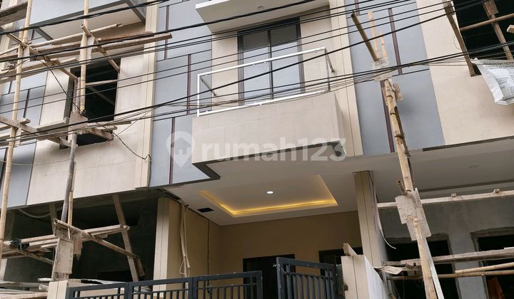 Rumah Baru Komplek Depan Taman Duri Kepa SHM - foto 1