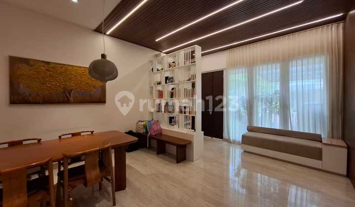DIJUAL RUMAH CANTIK FURNISHED 2 LANTAI DI RIVIERA METLAND PURI - foto 1