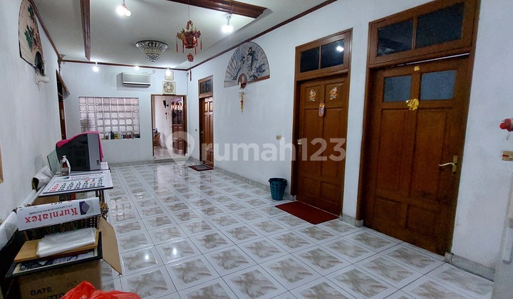 Rumah Jelambar Utama tanah ngantong hoki siap huni kondisi bagus - foto 1