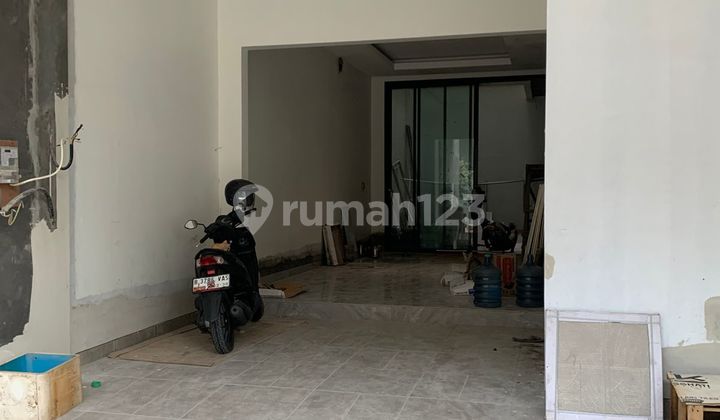 Rumah Minimalis Baru di Jual di Permata Buana Kembangan - foto 1