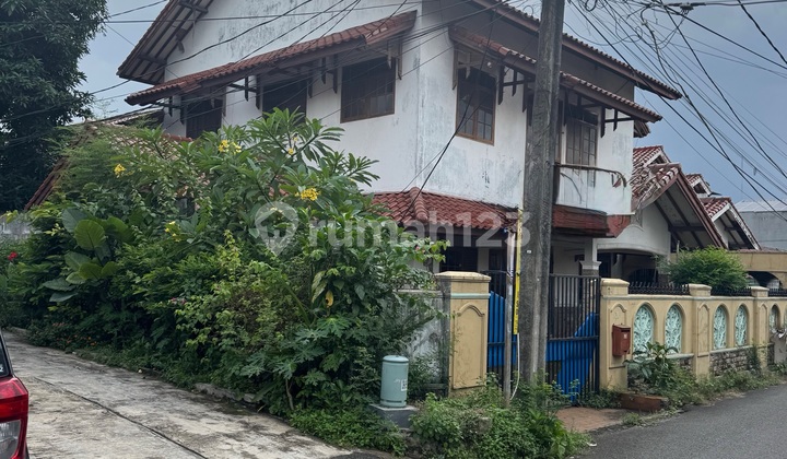 Rumah Hook 2 Lantai, Dataran Tinggi. Dalam Komplek Kemanggisan, Arjuna Selatan, Jakarta Barat - foto 1