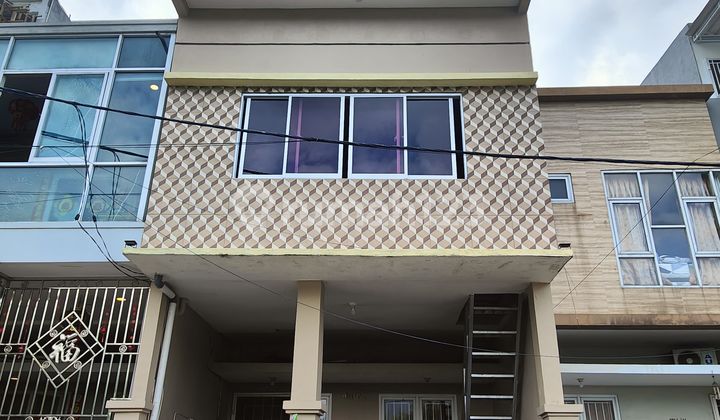 Rumah Taman Surya Kondisi Bagus Rapi - foto 1