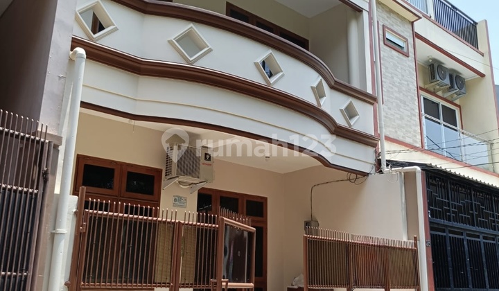 Jarang Ada! Rumah Komplek Favorite Tanjung Duren Jakarta Barat - foto 1