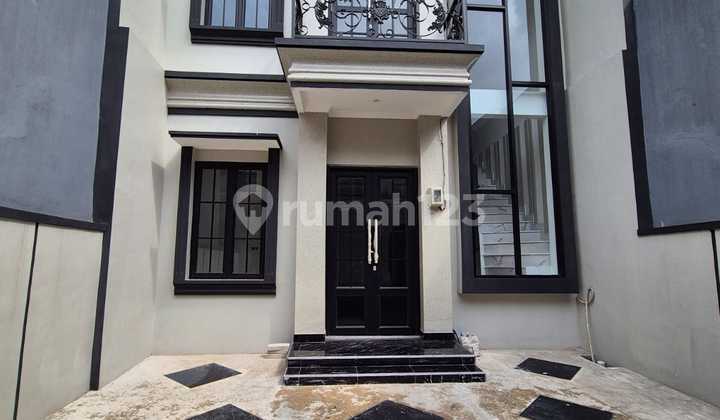 Rumah Baru Mewah Siap Huni di Taman Ratu Jakarta Barat - foto 1