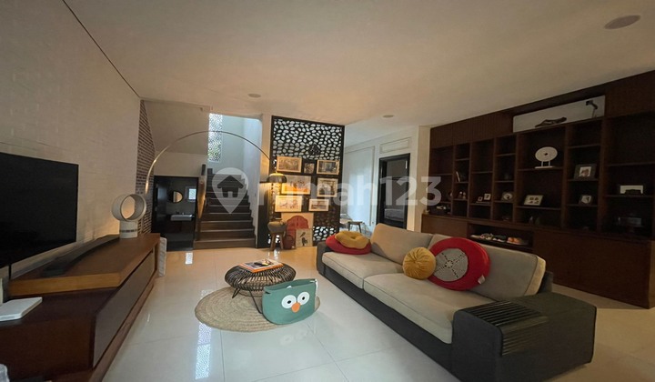 Rumah Bagus Besar Harga Millenial di Greenlake City - foto 1