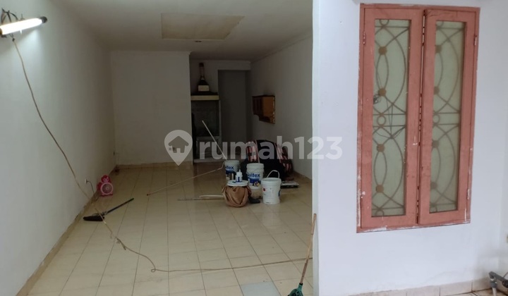 Rumah Murah 2 Lantai Siap Huni SHM Bebas Banjir di Jl Utama Cengkareng - foto 1
