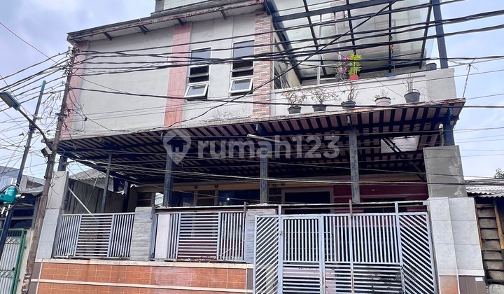 Rumah 3Lt 336M2 4+1Kt di Jelambar Full Furnished bisa KPR - foto 1