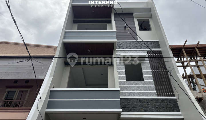 Rumah Brand New 3 Lantai Dijual Tomang Hadap Barat Laut - 90M2 - foto 1