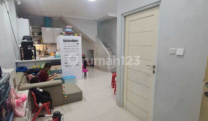 Rumah Rapi 2 1/4 Lantai Jarang Ada Kalideres Permai - foto 1
