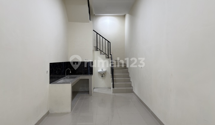 Dijual Rumah Bangun Baru 4 LT Daerah Duri Kepa, Jakarta Barat - foto 1