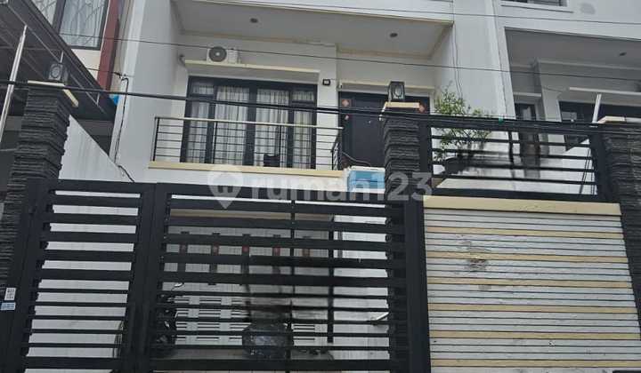 1479 Rumah Taman Ratu - foto 1