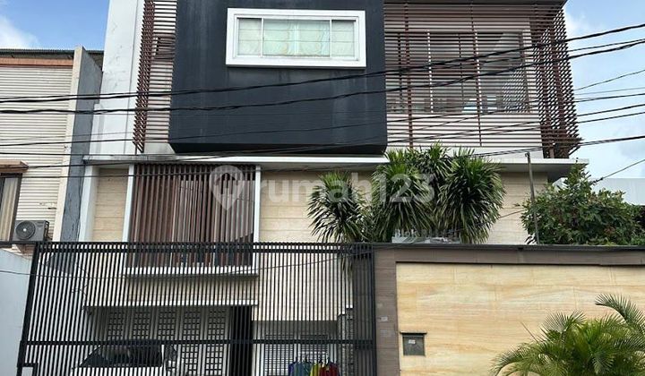 Rumah Mewah Citra 2 Ext Uk 15X19 Hoek 3 Lantai - foto 1