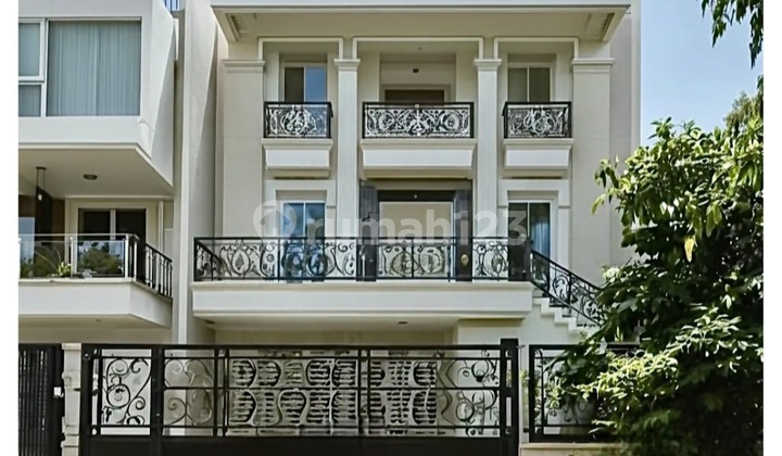Rumah Intercon Design Baru Rapi Siap Huni Minim Renovasi - foto 1
