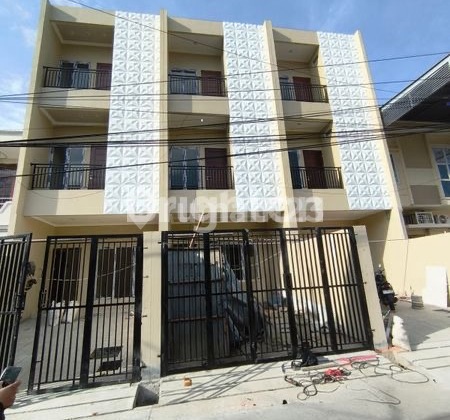 For Sale Rumah Baru 3 Lantai Modern Minimalis di Duri Kepa - foto 1