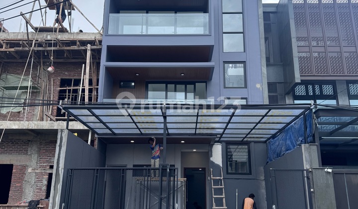 Rumah Baru Kedoya Jarang Ada 119M2 Design Modern - foto 1