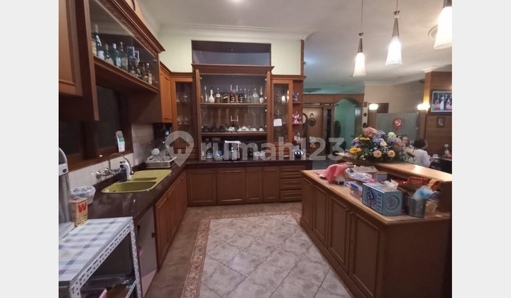 Kost Eksklusif Furnished SHM di Puri Indah, Jakarta Barat - foto 1