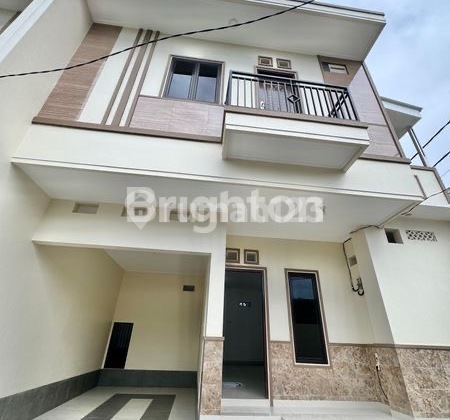 For Sale Rumah Baru 2.5 Lantai Hoek di Duri Kepa Siap Huni - foto 1