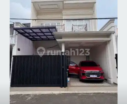 Rumah 3 Lantai Dikebon Jeruk, Jakarta Barat. Siap Huni - foto 1