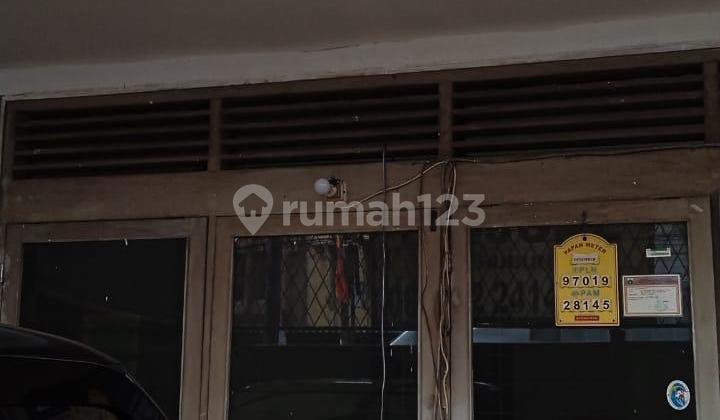 Rumah 1,5 Lantai di Keutamaan Tamansari - foto 1