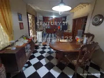 Rumah Komplek 2 Lantai, Siap Huni, Semi Furnished, di Kembangan - foto 1