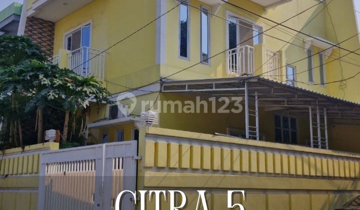Dijual Murah Rumah Posisi Hoek Siap Huni di Citra 5, Jakarta Barat - foto 1