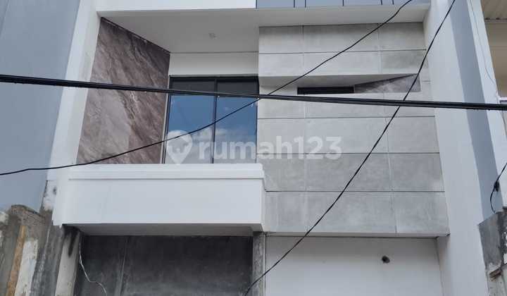 Dijual Rumah Baru 3 Lantai di Citra Garden 3, Jakarta Barat - foto 1